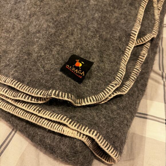 Alpaca Warehouse Thick Alpaca Wool Gray Blanket Heavyweight 75 x 90 (Retail 279) - Picture 1 of 8